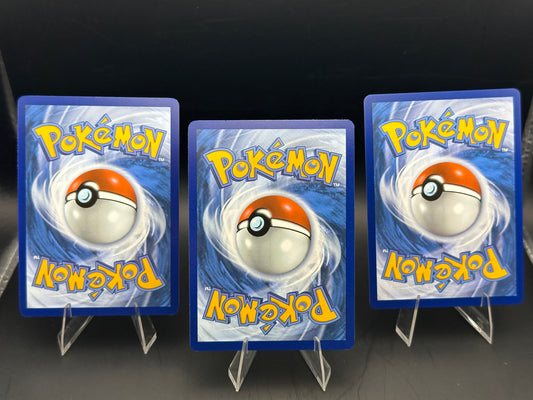 Pokémon Lot (Snivy, Victini, Harlequin)